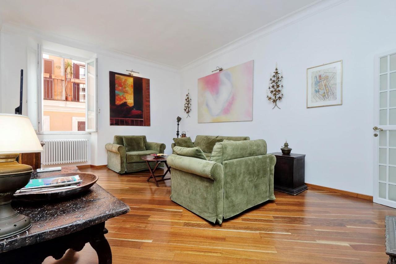 Pelliccia Apartment Rom